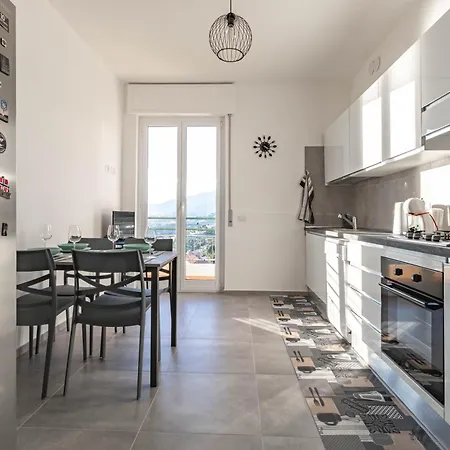H11 Ca' Nico Vista Mare - Parcheggio Sanremo